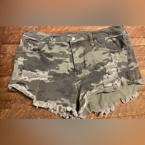 Women’s Shorts (Size 10)